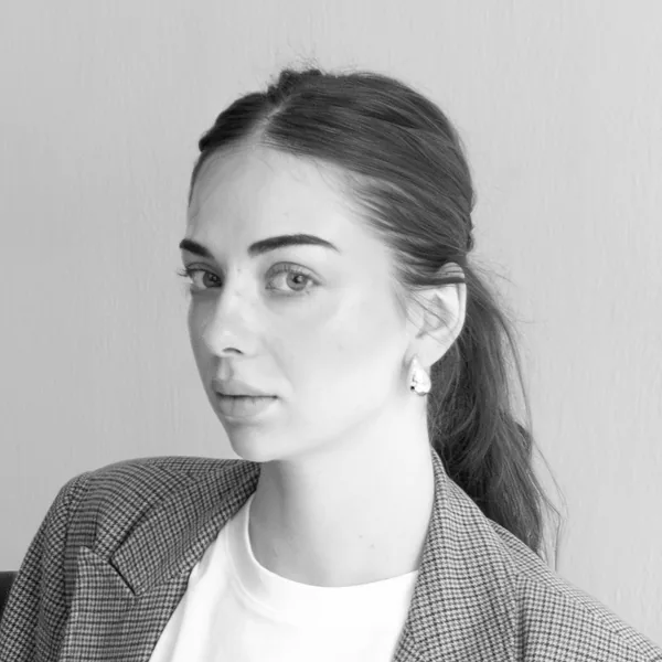 Sara Cendoya, coordinación y atención al cliente en Familegalia